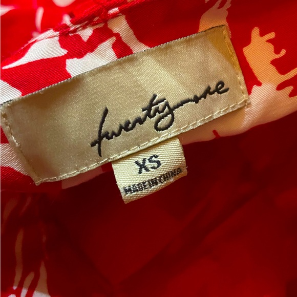 Super cute Twenty one, red and white skirt. - Picture 4 of 4